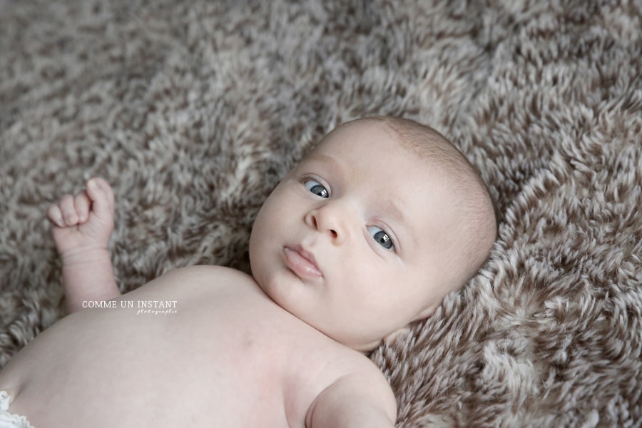 photographe nouveau né, bébé studio, photographe à domicile bébé aux yeux bleus, nouveau né studio, bébé, photographe pro pour bébés, photographe amour