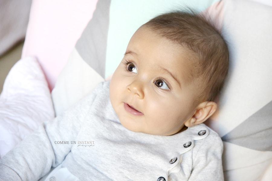 photographe bébé, reportage photographe pour bébés a Versailles (78000 Yvelines 78), bébé studio
