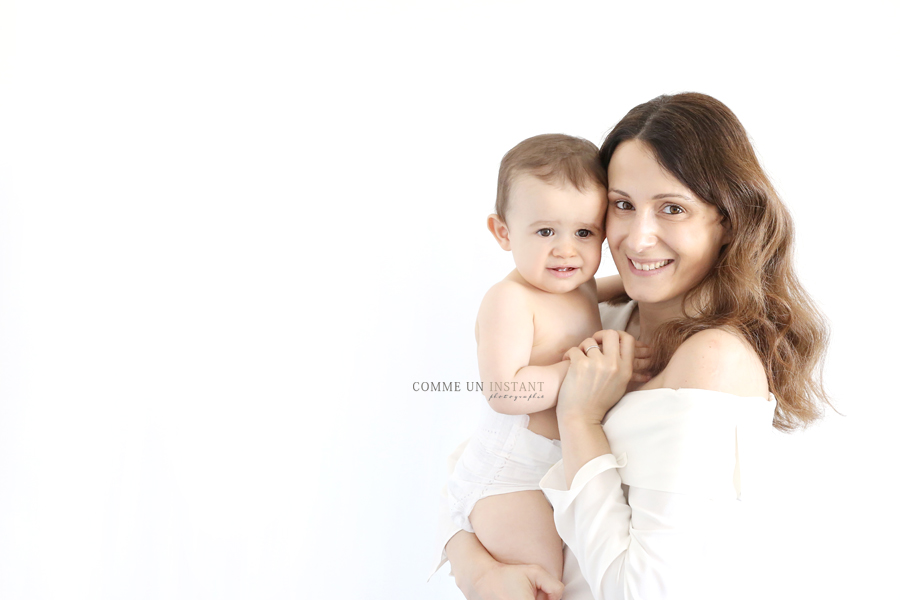shooting bébé studio - photographe famille - famille studio - shooting à domicile bébés sur Paris (75000 Paris 75) - bébé