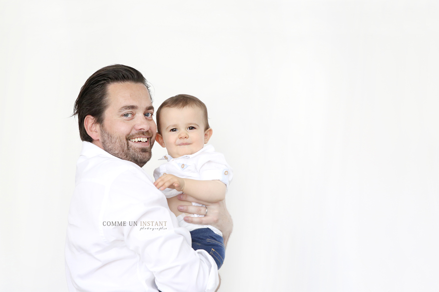 photographie de bebes en centre ville de Vincennes (94300 Val de Marne 94) et sa région, shooting à domicile famille studio, bébé studio, photographie famille, bébé