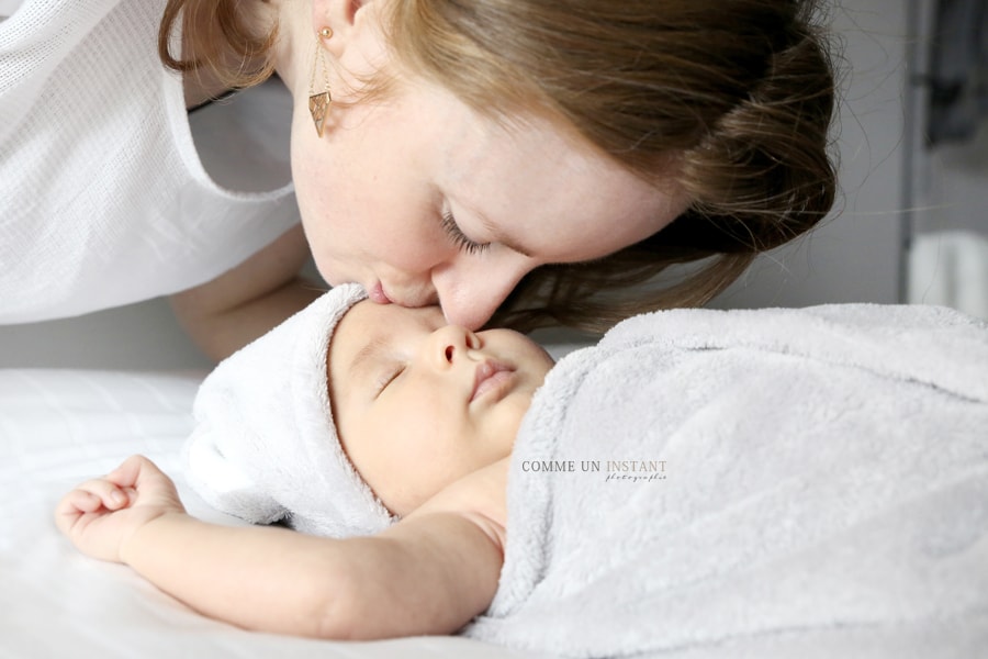 famille studio, shooting nouveau né, reportage photographe bébé studio, photographe a domicile bebe, bébé aux yeux bleus, nouveau né studio, photographe bébé, photographe famille