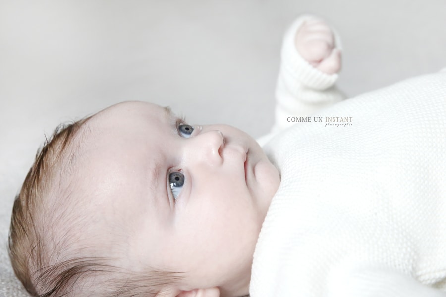 bébé - photographie pour bebes - bébé studio - photographe professionnelle bébé aux yeux bleus