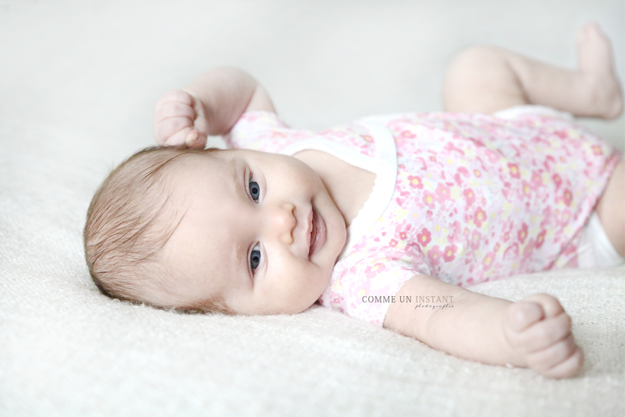 bébé, photographe pro pour bébé à Sannois (95110 Val d'Oise 95) et sa région, shooting à domicile bébé studio, enfant, photographe professionnelle enfant studio, reportage photographe bébé aux yeux bleus