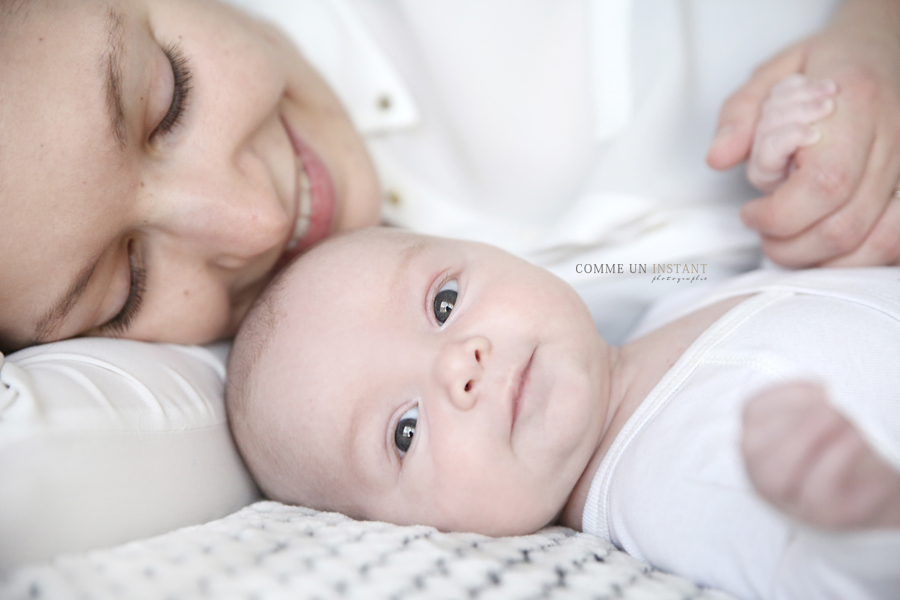 reportage photographe enfant studio - amour - famille studio - enfant - bébé studio - photographe pro famille - photographe bébé - photographe a domicile de bebes