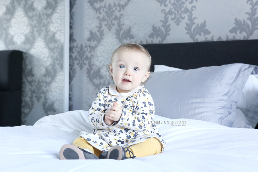 bébé aux yeux bleus, enfant, enfant studio, reportage photographe bébé, bébé studio, photographe pro de bebes