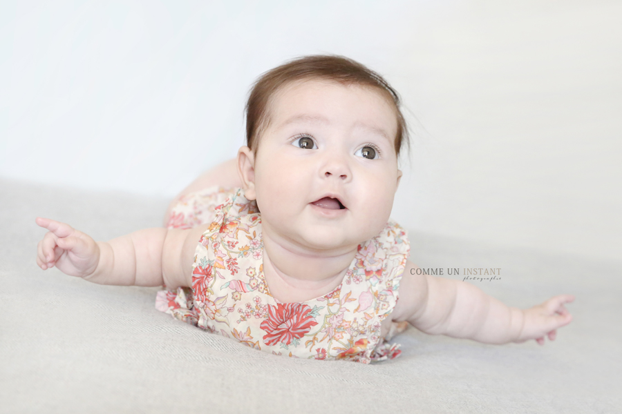 shooting enfant studio - enfant - bébé - reportage photographe bébé studio - photographe a domicile bébés à Paris (75000 Paris 75)