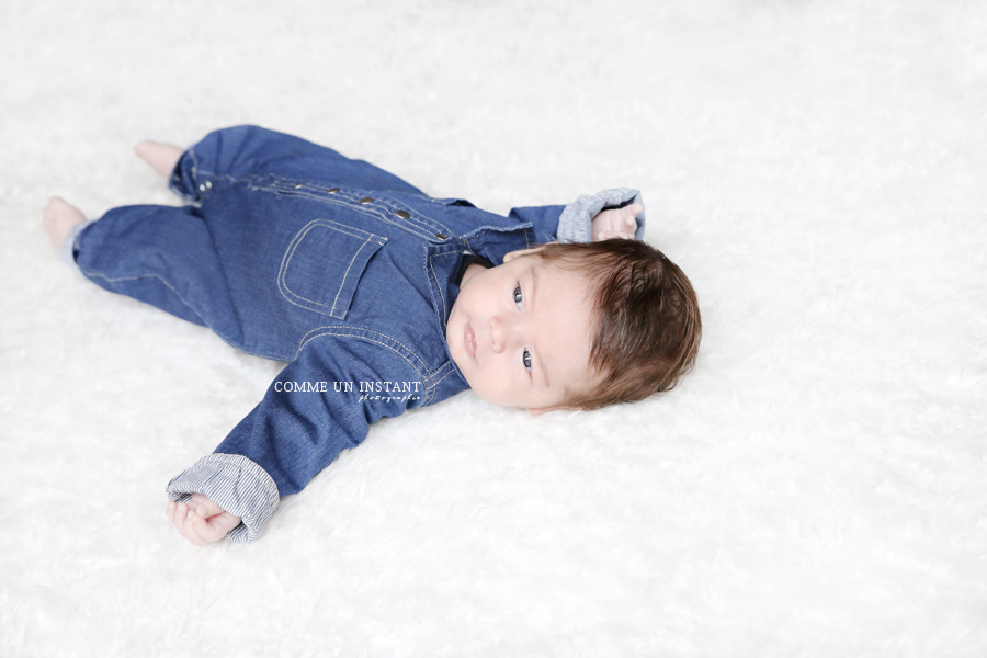 photographe pro bébé aux yeux bleus, photographie de bebes à Versailles (78000 Yvelines 78) et sa région, photographe professionnelle bébé, bébé studio
