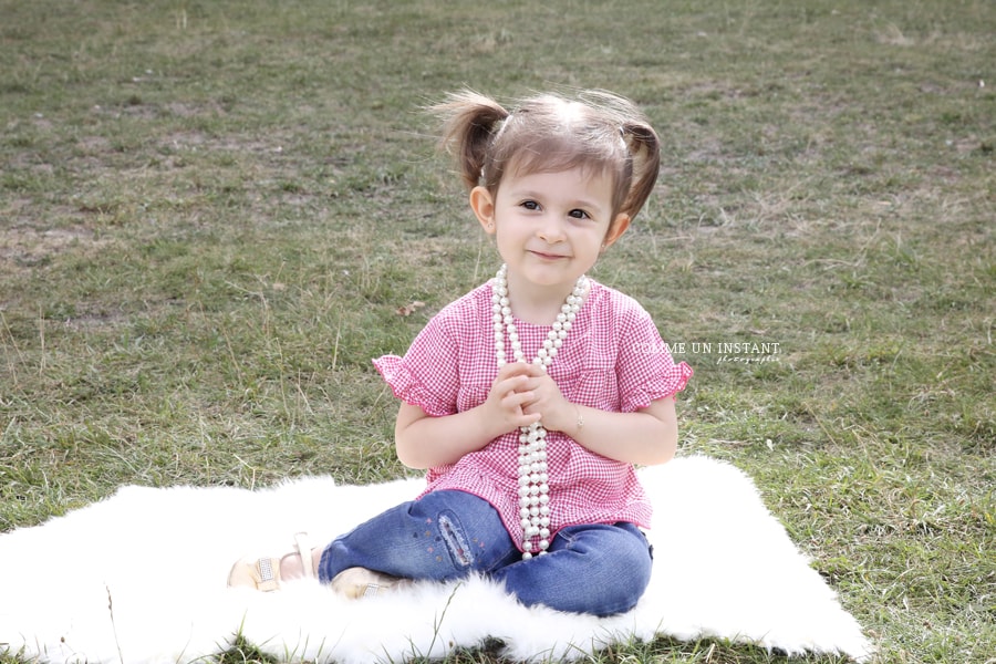 shooting enfant - photographe de enfants à Vincennes (94300 Val de Marne 94) et sa région - bébé - enfant extérieur - enfant en train de jouer