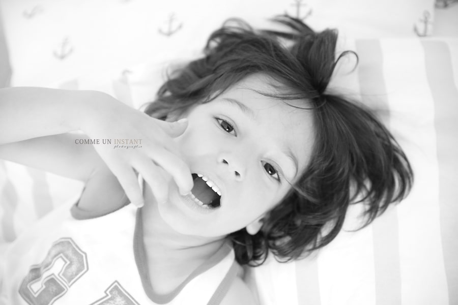 enfant - photographe professionnelle pour enfants en plein coeur de Paris (75000 Paris 75) et sa région - anniversaire - shooting enfant studio