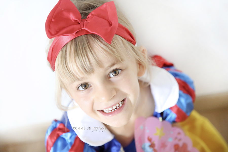 reportage photographe enfant en train de jouer - photographe à domicile enfants en plein coeur de Suresnes (92150 Hauts de Seine 92) et sa région - enfant studio - enfant - photographe anniversaire