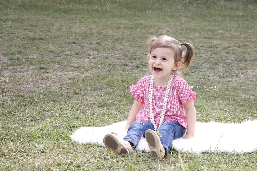 photographe pour famille en centre ville de Alfortville (94140 Val de Marne 94) et sa région, photographe à domicile amour, bébé, photographe professionnelle enfant extérieur, shooting à domicile enfant, bébé en extérieur