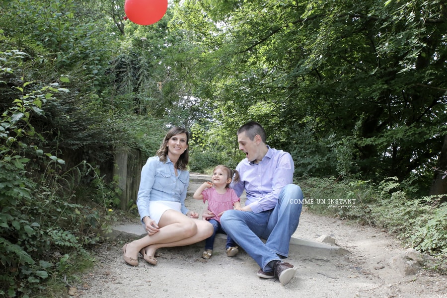 bébé - photographe pro famille en extérieur - bébé en extérieur - amour - photographe a domicile de familles - photographe a domicile famille - enfant - enfant extérieur