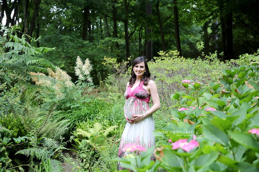 grossesse - femme enceinte habillée - photographe à domicile grossesses a Saint-Maur des Fossés (94100 Val de Marne 94) et sa région - grossesse en extérieur