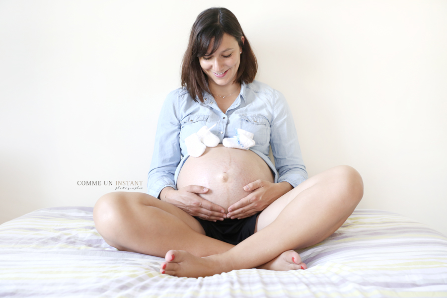 shooting à domicile jumeaux / jumelles, photographe a domicile famille, photographe grossesse, photographe a domicile grossesse en centre ville de Vincennes (94300 Val de Marne 94) et sa région, photographie grossesse studio, famille studio