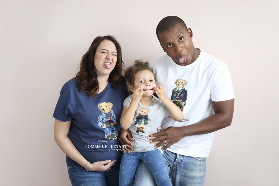 shooting grossesse, photographe professionnelle grossesse, shooting grossesse studio, photographie amour, famille, famille studio