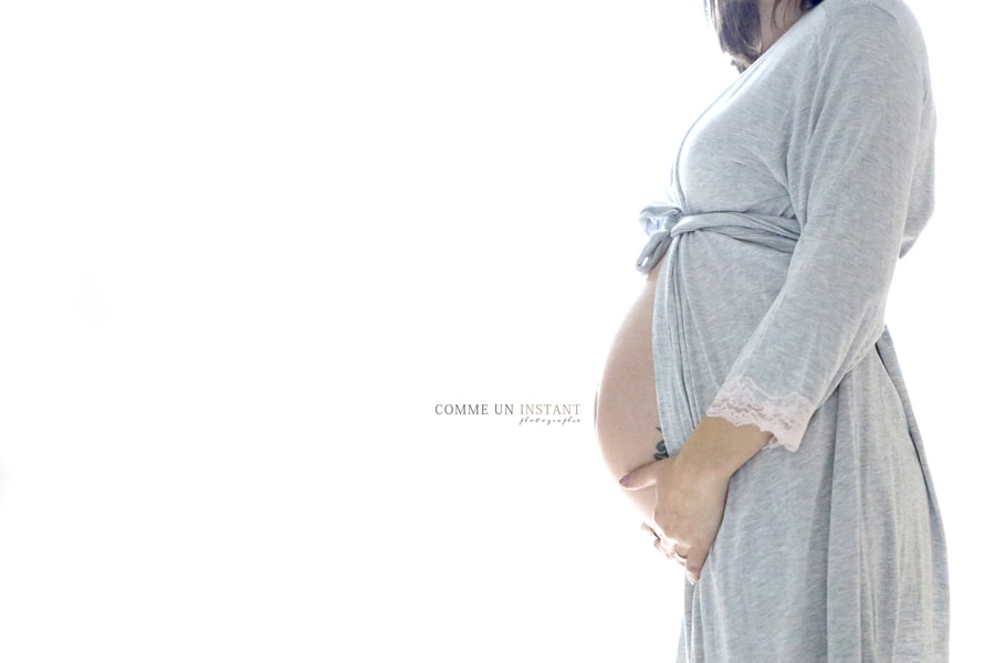 photographe a domicile grossesse studio - grossesse ventre nu - shooting à domicile de grossesse à Courbevoie (92400 Hauts de Seine 92)