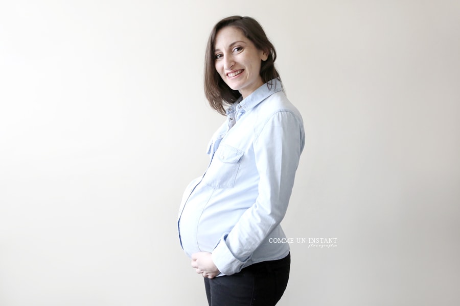 photographe grossesse studio - photographe à domicile femme enceinte habillée - photographe a domicile de grossesse a Vincennes (94300 Val de Marne 94) et sa région - grossesse