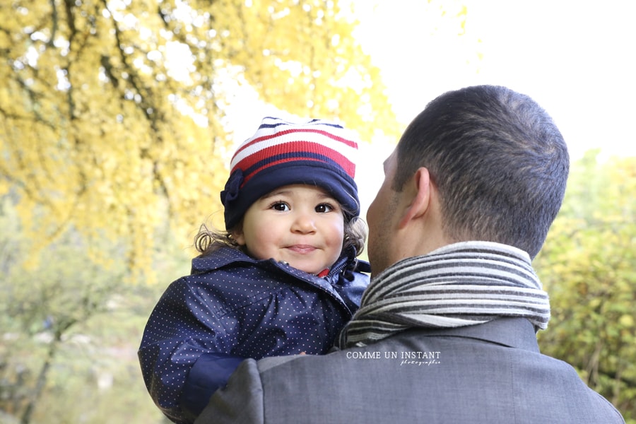 enfant - famille - bébé - photographe à domicile grossesse - photographie pour grossesse - shooting couple - photographe famille en extérieur - photographe pro grossesse en extérieur