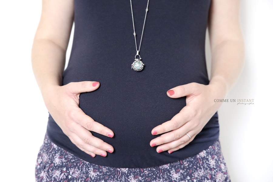 photographe pro femme enceinte habillée, grossesse, reportage photographe pour femme enceinte, photographe nouveau né, photographie bébé, grossesse studio