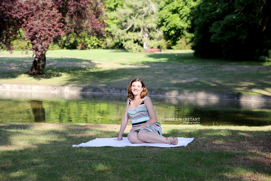 photographie femme enceinte en plein coeur de Montmorency (95160 Val d'Oise 95) et sa région, shooting à domicile grossesse en extérieur, photographe à domicile grossesse, shooting femme enceinte habillée