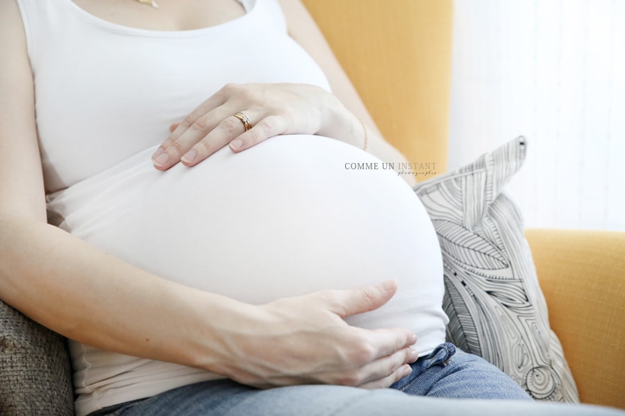 photographe a domicile grossesse studio, photographe professionnelle grossesses a Paris (75000 Paris 75) et sa région, photographie femme enceinte habillée, grossesse