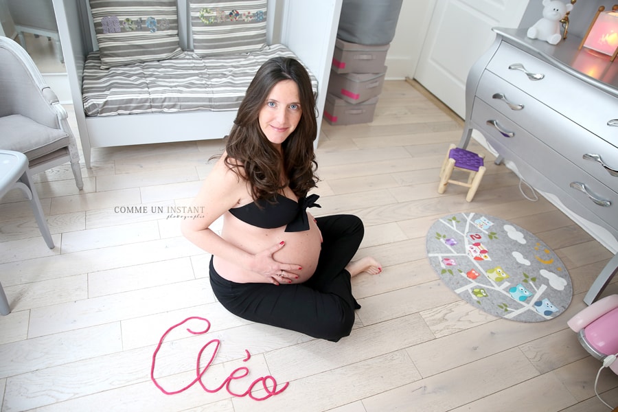 grossesse, reportage photographe pour grossesses, grossesse studio, chambre de bébé