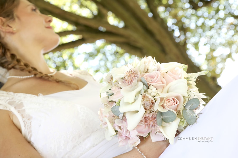 photographe à domicile robe de mariée - photographe à domicile couple - shooting à domicile alliances - photographe pro amour - shooting wedding en plein coeur de Paris 75 tout près des Invalides, du Trocadero et du Panthéon - engagement - photographe save the date - photographie mariage