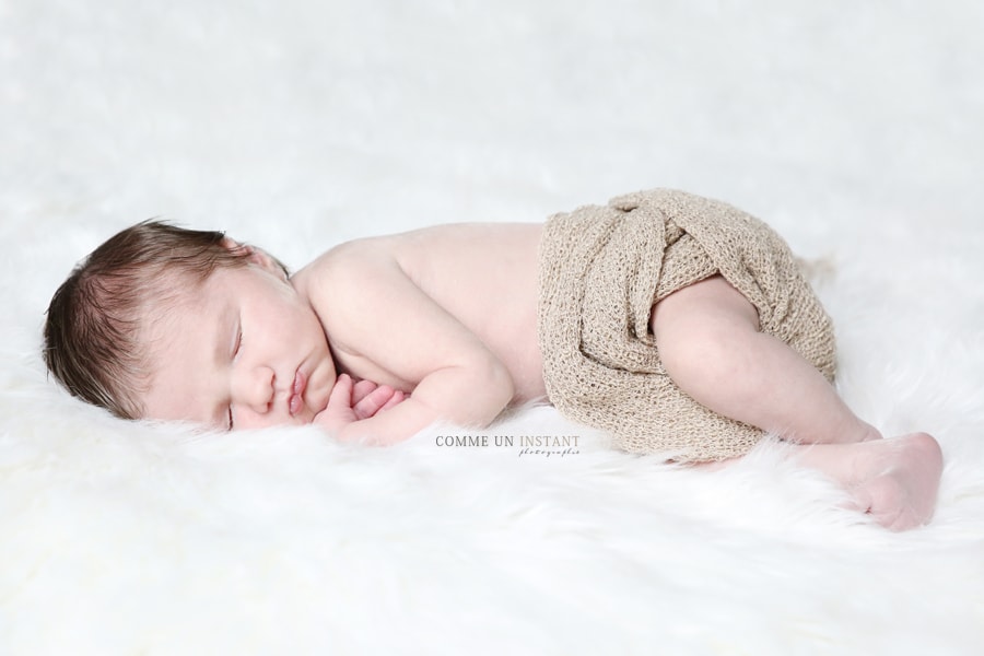 bébé, shooting de bebes en centre ville de Issy les Moulineaux (92130 Hauts de Seine 92), photographe à domicile bébé en train de dormir, bébé studio, photographie nouveau né studio, photographe pro nouveau né en train de dormir, photographe pro nouveau né