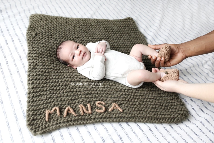 bébé métis, famille métis, nouveau né studio, shooting nouveau né, reportage photographe de bébés, photographe professionnelle petites mains, bébé, famille studio, reportage photographe enfant studio, enfant métis, reportage photographe bébé studio