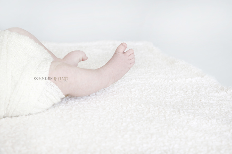 photographie nouveaux nes - bébé studio - petits pieds, petit peton - bébé - photographe pro nouveau né - reportage photographe nouveau né studio