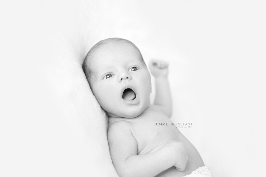 shooting bebes a Saint-Maur des Fossés (94100 Val de Marne 94) et sa région, photographe pro bébé, photographie noir et blanc, photographe a domicile nouveau né studio, nouveau né, bébé studio