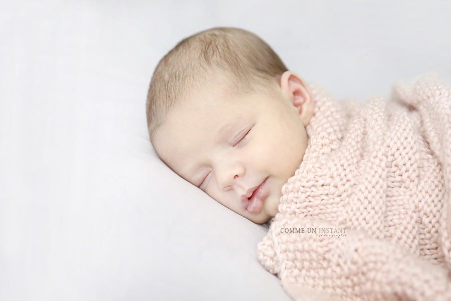 photographe professionnelle nouveaux nés en plein coeur de Alfortville (94140 Val de Marne 94) et sa région, nouveau né studio, shooting bébé studio, shooting bébé en train de dormir, nouveau né en train de dormir, bébé, reportage photographe nouveau né