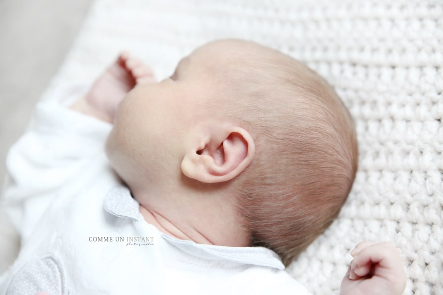 photographe pro bébé en centre ville de Maisons Alfort (94700 Val de Marne 94), nouveau né, photographe bébé en train de dormir, bébé aux yeux bleus, nouveau né studio, bébé, nouveau né en train de dormir, bébé studio