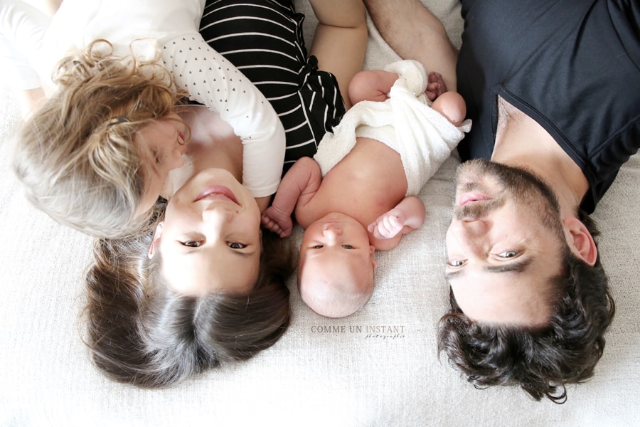 famille, bébé, shooting à domicile pour bébés a Suresnes (92150 Hauts de Seine 92) et sa région, photographe à domicile famille studio, bébé studio, amour, nouveau né studio, photographie nouveau né