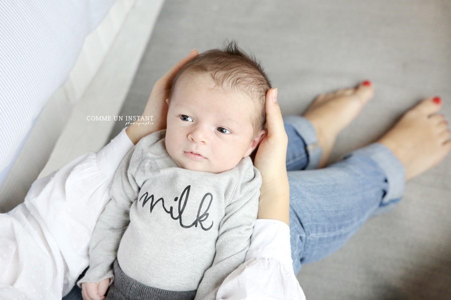 bébé - nouveau né - famille - shooting à domicile nouveau né studio - reportage photographe famille studio - reportage photographe nouveaux nes - reportage photographe bébé studio