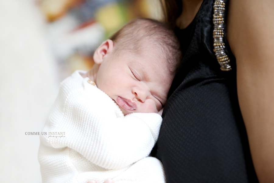 bébé, photographie famille studio, photographe à domicile bébé en train de dormir, nouveau né studio, famille, shooting nouveau ne, bébé studio, amour, reportage photographe nouveau né, photographe nouveau né en train de dormir