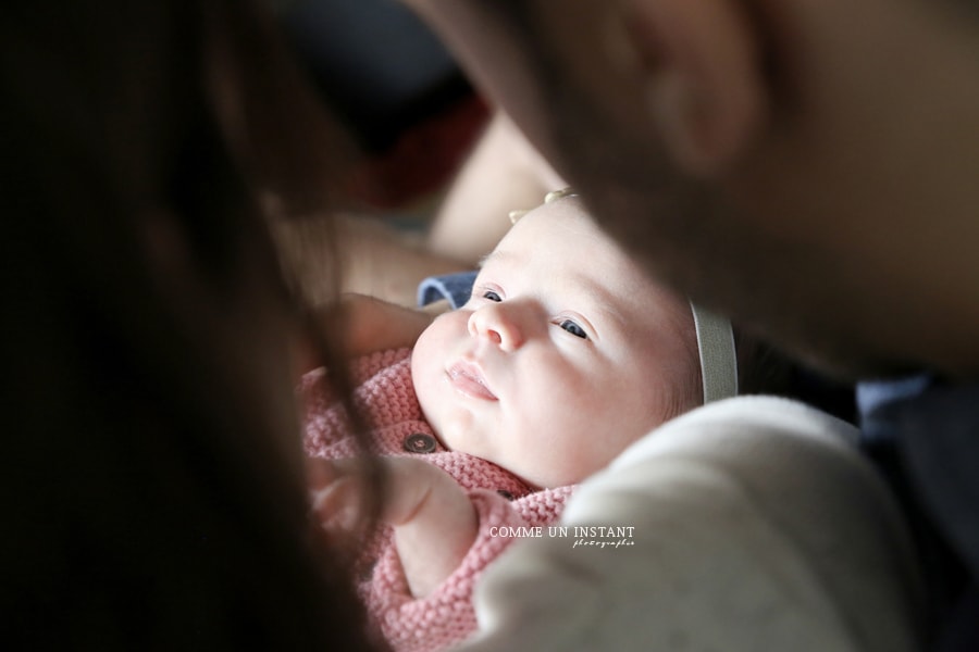 bébé - bébé studio - nouveau né studio - shooting de bebes a Boulogne Billancourt (92100 Hauts de Seine 92) - photographie nouveau né - reportage photographe amour - famille - shooting à domicile famille studio