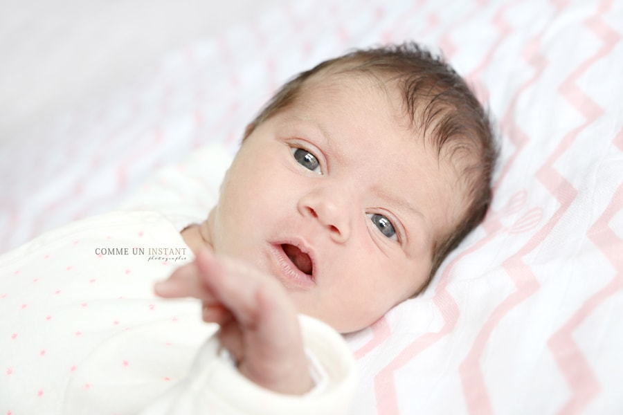 bébé, photographe à domicile bébé studio, bébé aux yeux bleus, nouveau né, photographie pour nouveaux nes, photographe pro nouveau né studio