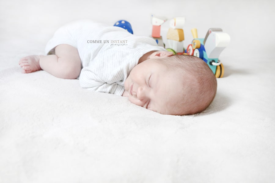 photographe à domicile nouveau né studio - bébé - bébé studio - bébé en train de dormir - nouveau né - nouveau né en train de dormir - photographe à domicile de nouveau né en centre ville de Alfortville (94140 Val de Marne 94)