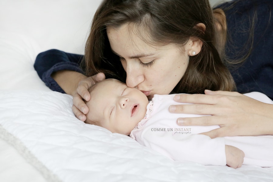 shooting amour, photographe a domicile nouveau né, photographie nouveau né studio, bébé, photographie nouveau né en train de dormir, famille, photographe a domicile bébé, famille studio, bébé en train de dormir, bébé studio