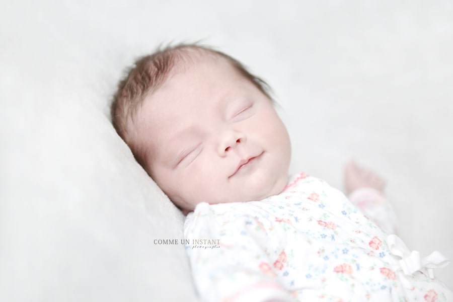 photographe a domicile bébé studio - bébé - shooting à domicile nouveau né en train de dormir - nouveau né - photographie de bébé à Herblay (95220 Val d'Oise 95) et sa région - nouveau né studio