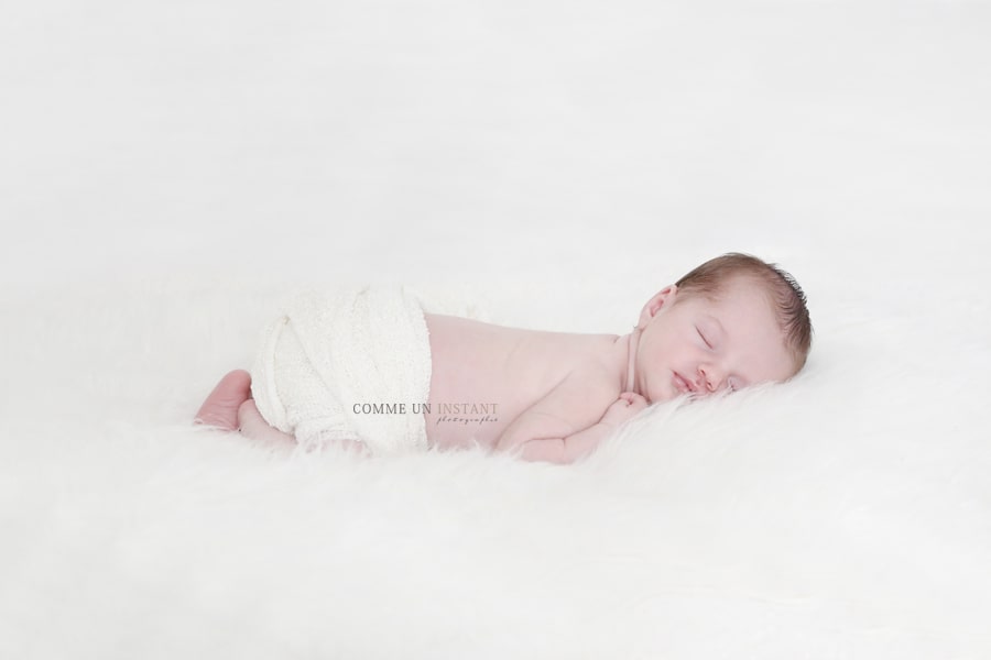 bébé studio, photographe nouveau né studio, nouveau né, photographe professionnelle nouveau né en train de dormir, photographe a domicile bébé, photographe de nouveaux nés, bébé en train de dormir, photographe a domicile enfant studio