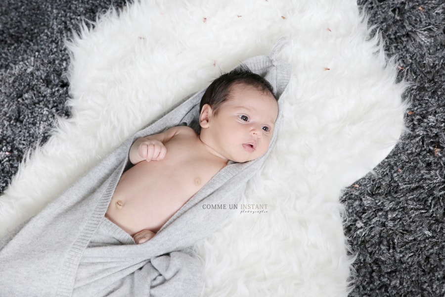 bébé, photographe à domicile bébé studio, nouveau né studio, photographe à domicile bébés sur Montmorency (95160 Val d'Oise 95) et sa région, chambre de bébé, bébé métis, nouveau né