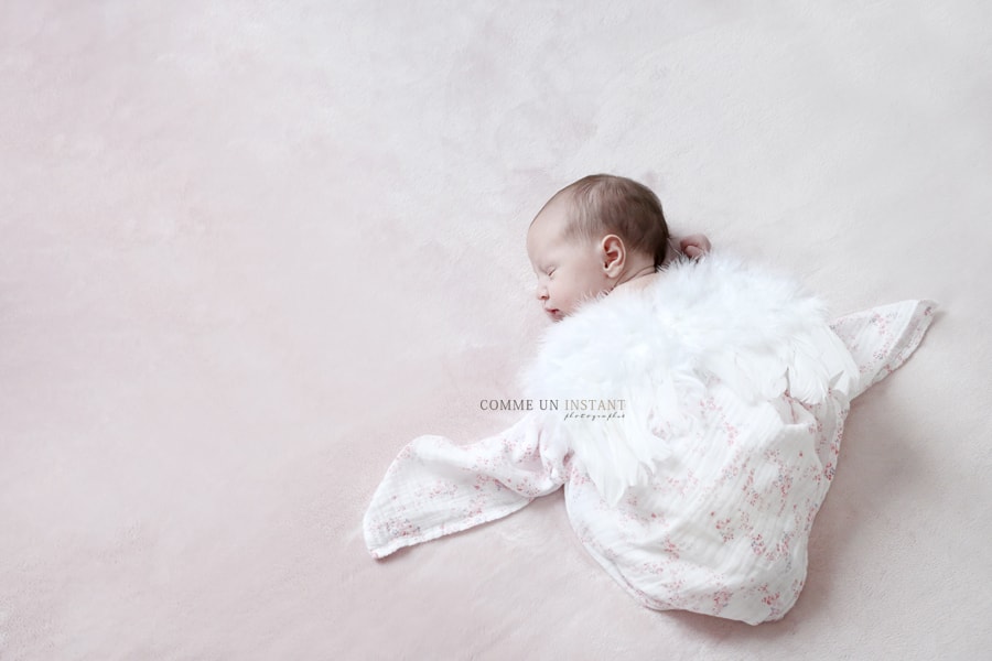 photographie nouveau né en train de dormir, nouveau né studio, nouveau né, shooting à domicile bébé en train de dormir, photographe professionnelle de bébé en plein coeur de Saint-Maur des Fossés (94100 Val de Marne 94), shooting à domicile bébé, shooting bébé studio