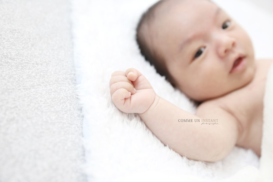 nouveau né studio - shooting bébé - bébé studio - reportage photographe bébé asiatique - photographe à domicile pour bébés - nouveau né