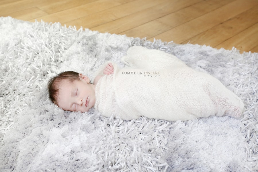 bébé studio - photographe nouveau né - photographe nouveau né en train de dormir - photographe professionnelle pour bébés - bébé en train de dormir - nouveau né studio - photographe bébé
