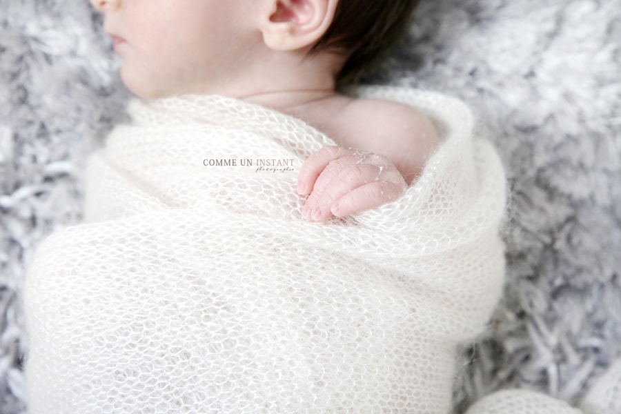 photographe de bébé en centre ville de Alfortville (94140 Val de Marne 94) et sa région, bébé studio, photographie petites mains, shooting à domicile bébé, bébé en train de dormir, nouveau né, nouveau né studio, nouveau né en train de dormir