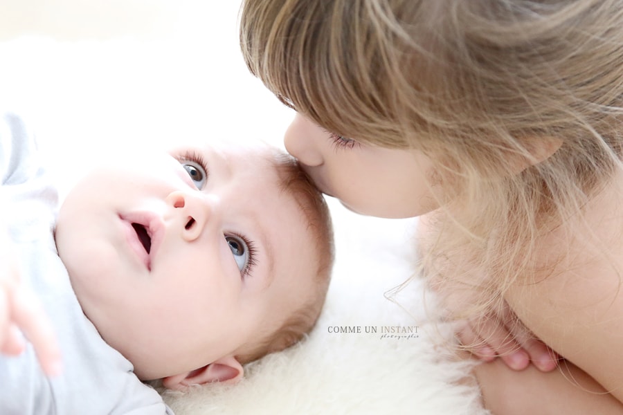 famille, photographe pro bebes en plein coeur de Nanterre (92000 Hauts de Seine 92), bébé studio, reportage photographe nouveau né studio