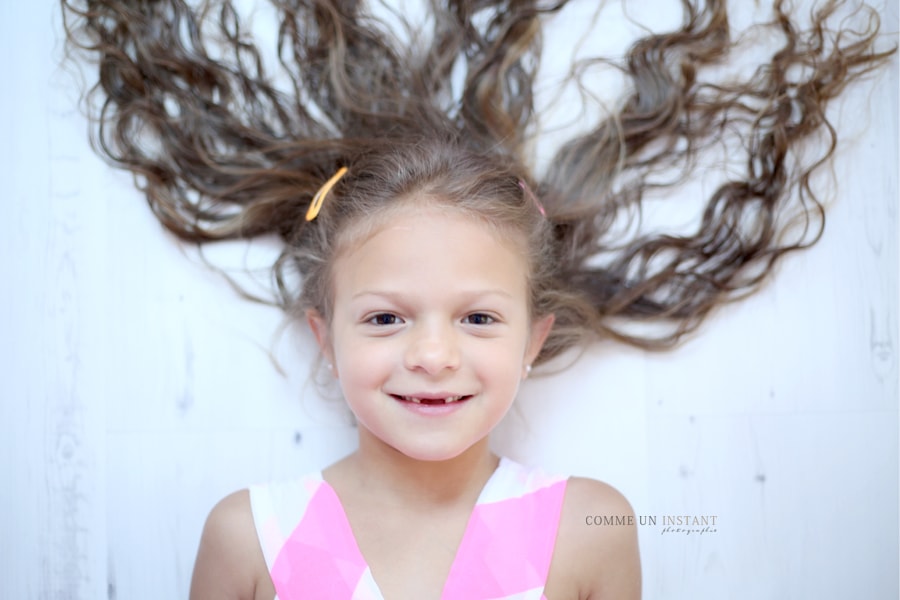 shooting pour enfant sur Paris 75 proche des Champs de Mars - photographe enfant studio - reportage photographe enfant