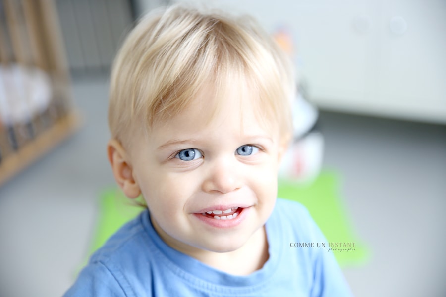 photographe bébé aux yeux bleus, photographe pro pour enfant à Vincennes (94300 Val de Marne 94), photographe enfant